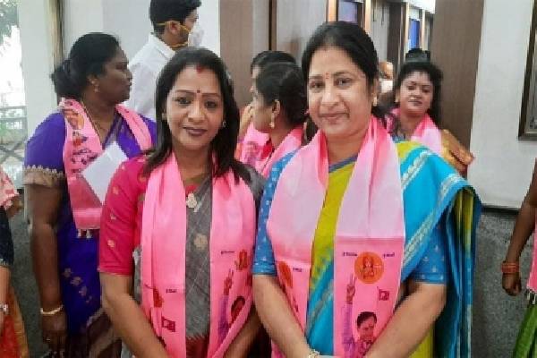 TRS women elected Greater Hyderabad Mayor, Deputy Mayor