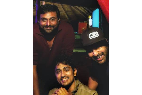 Sharwa and Siddharth bond well on the sets of Maha Samudram