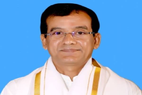 Andhra govt shifts out Tirupati JEO following SEC’s temple visit