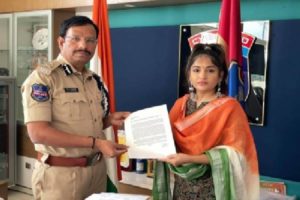 Actor Maadhavi Latha complains about abusive social media posts