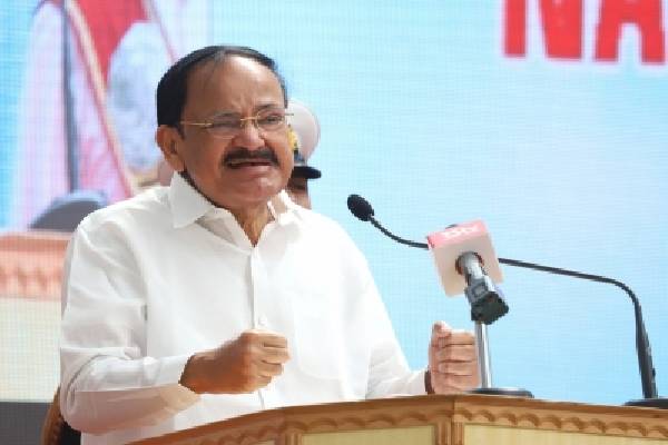 Vice President Venkaiah calls for responsible media coverage