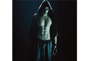 Prabhas to flaunt off his abs for Salaar