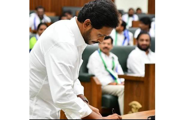 85% households benefited by schemes in two years: Jagan