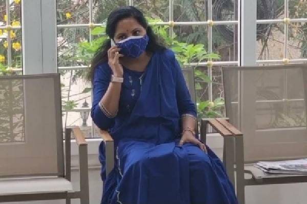 Kavitha comes to the rescue of pregnant mother!