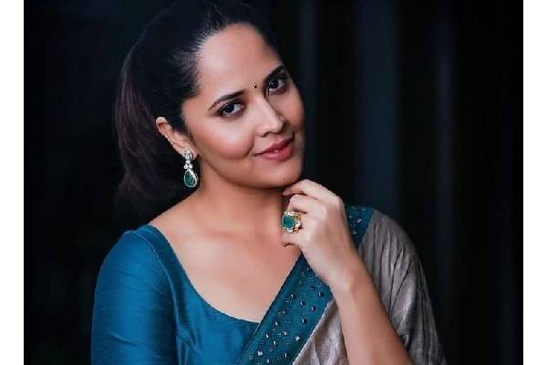 Anasuya’s tweet triggers Fan Wars