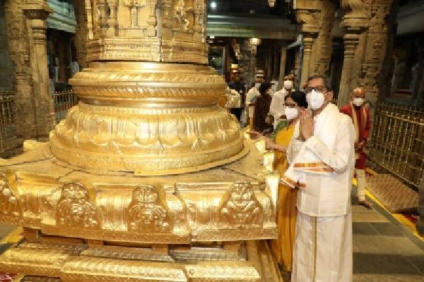 CJI NV Ramana worships at Tirupati temple