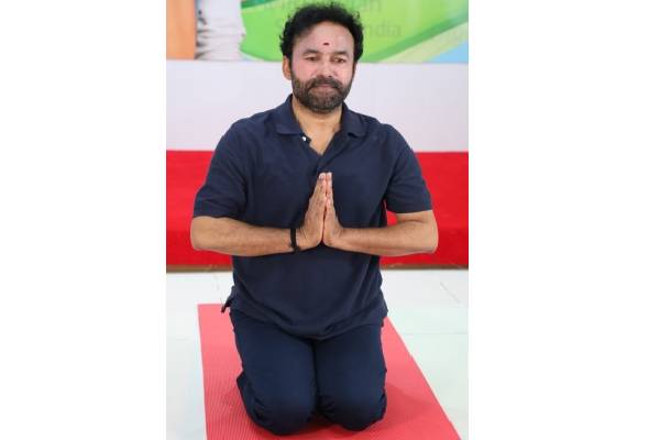 Kishan Reddy celebrates yoga day with Hyderabad