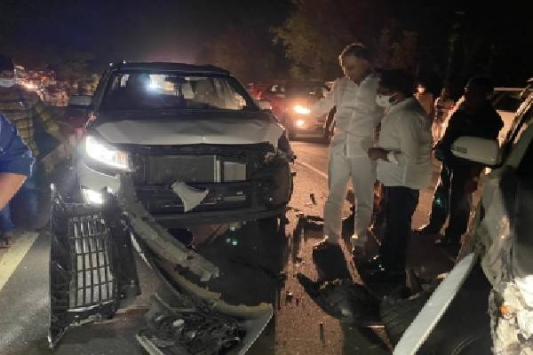 Telangana minister escapes unhurt in accident