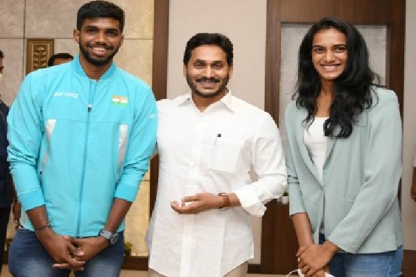 Andhra CM meets Tokyo Olympics bound state sportspersons