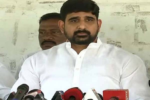 TRS links: T-Cong slaps show-cause notice on Kaushik Reddy