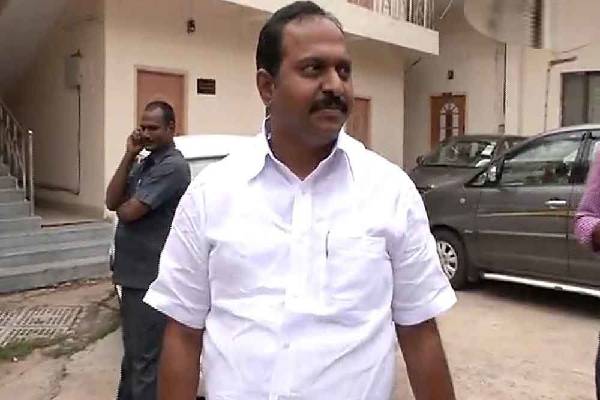Why is Jagan family’s arch rival is not joining YSRCP