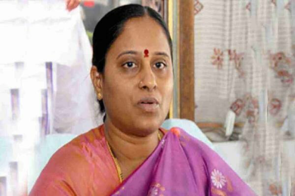 Konda Surekha teaches Revanth Reddy a fitting lesson