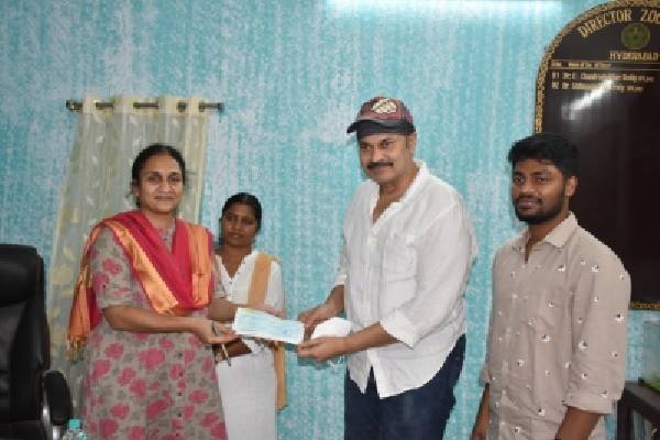 Actor Nagababu offers to donate Senegal Parrots to Hyderabad Zoo