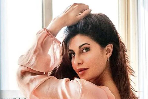 ED questions Jacqueline Fernandez in conman Chandrashekhar case