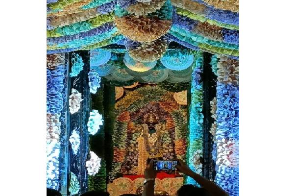 Andhra temple decorated with Rs 5 crore currency notes