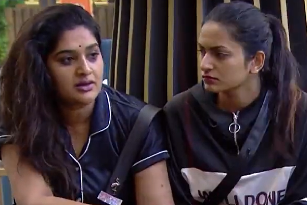 Bigg Boss 5: Episode belongs to Priyanka and Priya