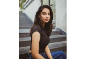 Meenakshi Chowdhary is Mahesh Babu’s heroine for Trivikram’s film