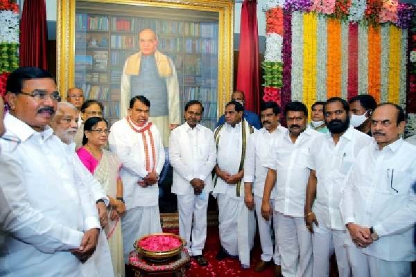 Former PM Narasimha Rao’s portrait unveiled in Telangana Assembly
