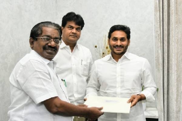 TN MPs meet Andhra CM to garner support against NEET exam