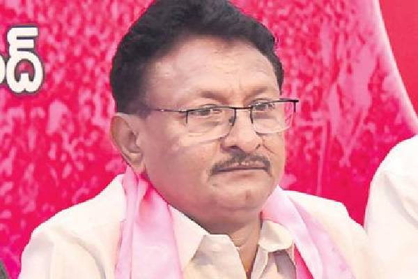 Senior TRS leader quits party, likely to join Congress!
