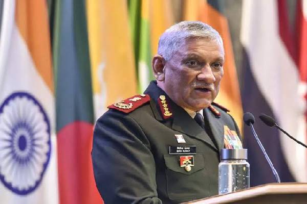 Chopper carrying Gen Bipin Rawat crashes