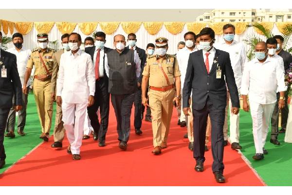 Governor serious on KCR, ministers’ absence at R-Day event!