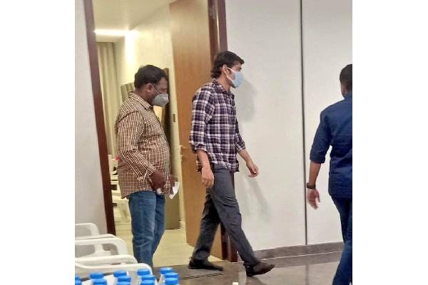 Mahesh Babu participates in the rituals of Ramesh Babu