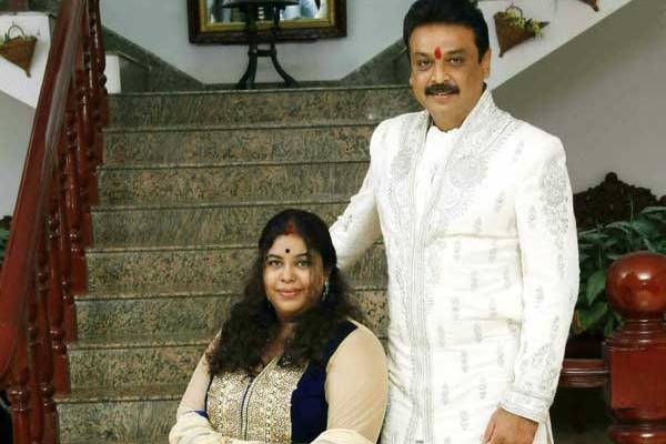 Naresh issues clarification on his ex-wife’s Controversy