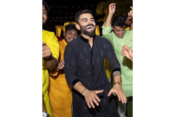 Going Viral: Virat Kohli shakes his leg for Pushpa song