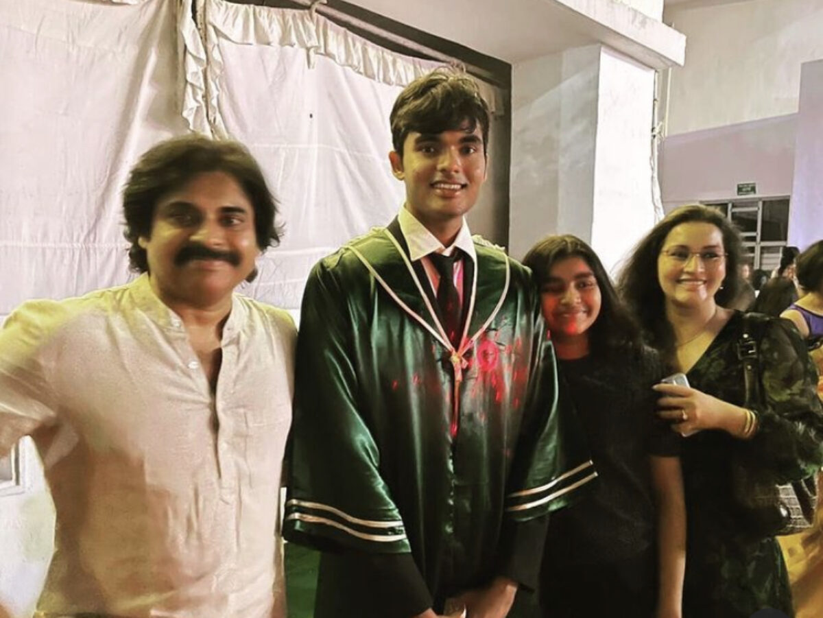 Viral Now: Pawan Kalyan and Renu Desai with their Kids