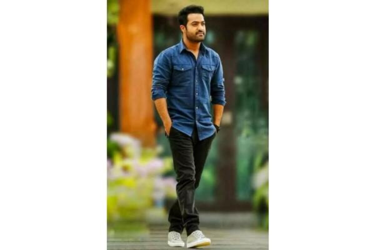 NTR on holiday mode in Singapore, fans excited to meet him