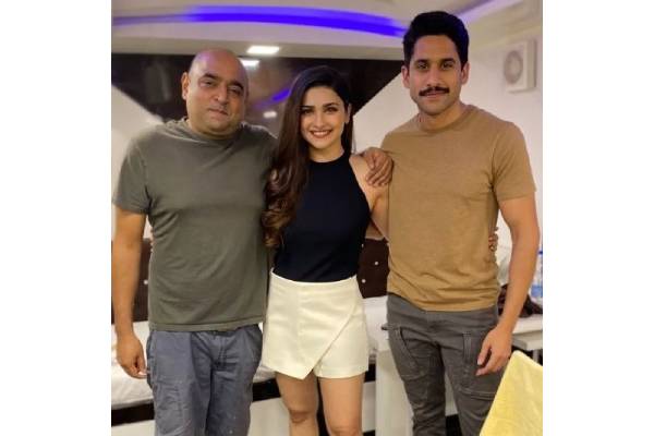 Prachi Desai praises Naga Chaitanya, shares a photo with him