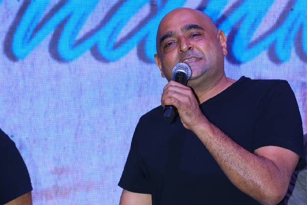 Vikram Kumar signs two new Web Projects