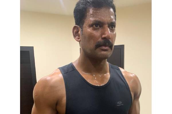 Vishal injures himself again