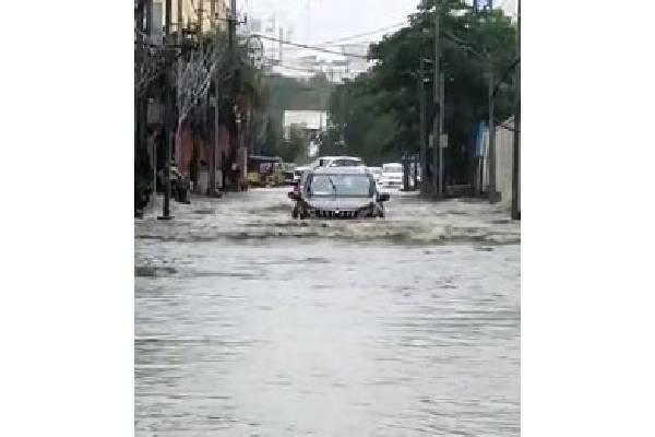 Heavy rains lash Hyderabad, other parts of Telangana