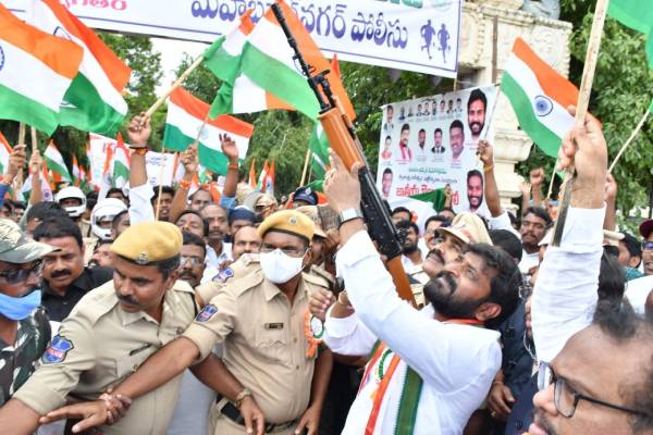 Telangana minister opens fire in air to launch freedom rally