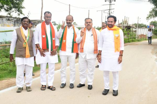 BJP candidate in Munugode by-poll dares KCR to contest