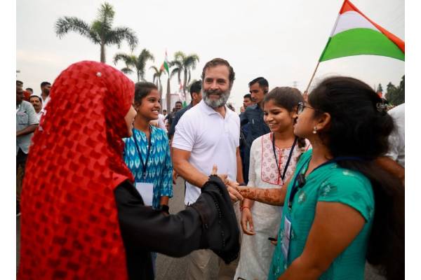 Rahul Gandhi’s Bharat Jodo Yatra enters Hyderabad