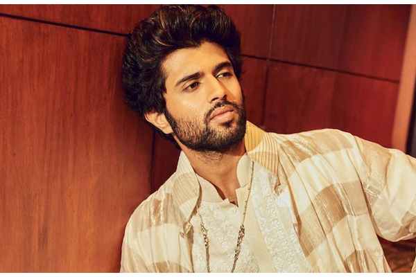 Should Vijay Deverakonda return back his remuneration of Liger?