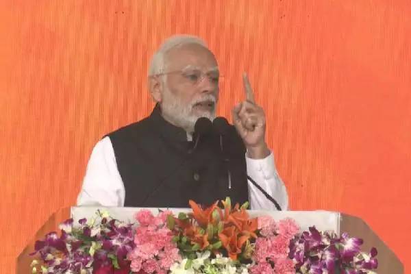 No intention to privatise Singareni Collieries: PM Modi