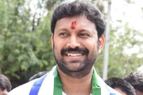 CBI serves fresh notice on Kadapa MP in Vivekananda murder case