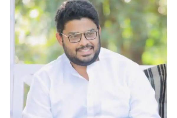 Harsha Kumar’s son meets Naidu, to join TDP