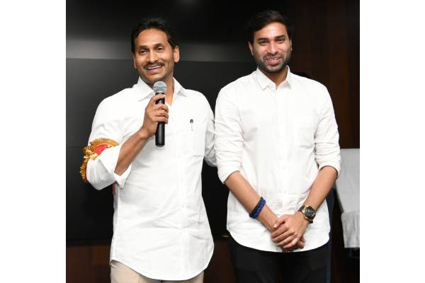 Jagan confirms Vijayawada East ticket to Avinash