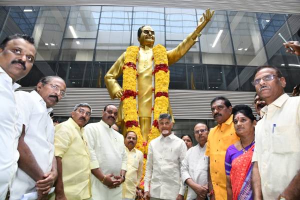 TDP leaders pay rich tributes to NTR