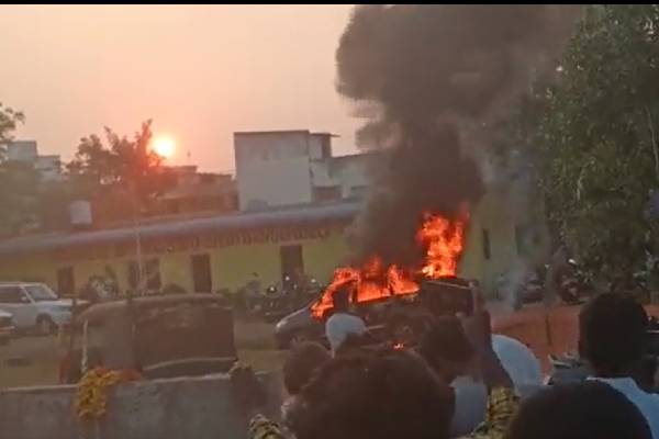 TDP office in Gannavaram attacked, Naidu condemns