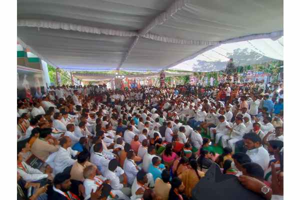 Telangana: Congress leaders protest over Rahul’s disqualification