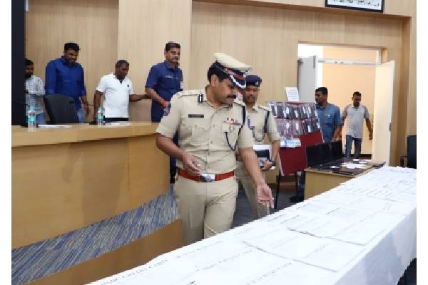 Cyberabad police bust gang involved in stealing data of 16.8cr people