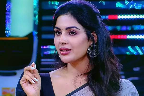 Shocking: Samyuktha Menon spills beans on SVCC