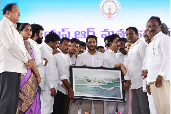 Jagan releases Rs 123.52 cr YSR Matsyakara Bharosa funds