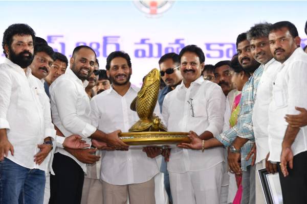 TDP, Jana Sena lack credibility, says Jagan